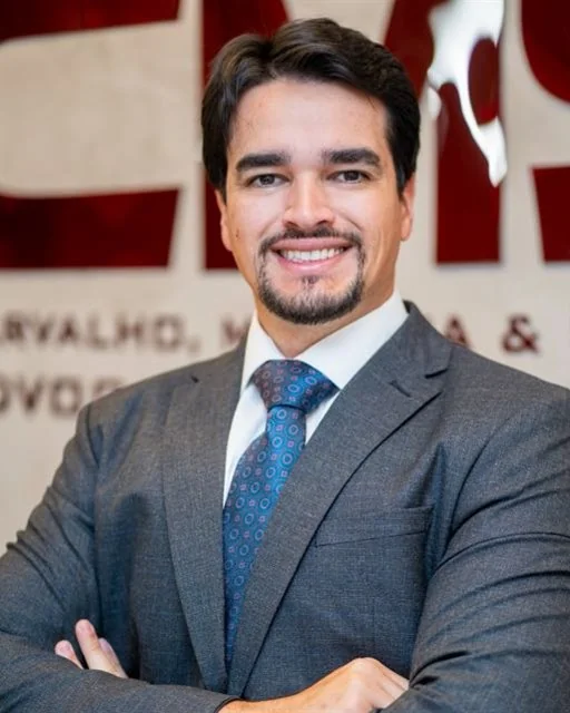 Thiago dos Santos Moreira, autor do manual, no escritório da CMS Advogados